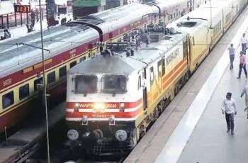 Central Railway achieves impressive growth in passenger transportation and earnings