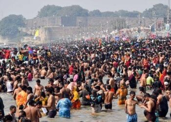 Stampede at Kumbh Mela: 30 Devotees Dead, 60 Injured While Waiting for Brahma Muhurta