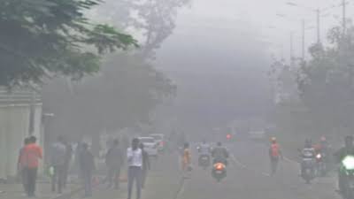Pune Experiences Weather Shift as Fog Rolls In; IMD Forecasts Gradual Rise in Temperatures