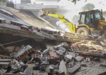 Worker Dies During Demolition Drive in Kudulwadi