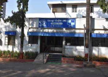 Taxi Driver and Accomplices Rob Young Passenger at Isolated Location