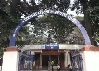 Youth Injured After Bottle Attack Over School Gate Dispute in Pimpri