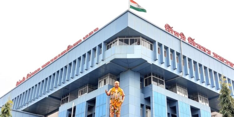 PCMC Takes Action Against Illegal Hoarding; Case Registered