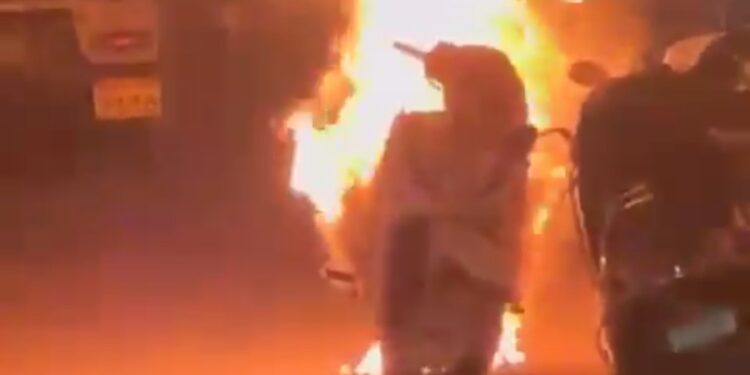 Goondaraj in Pune: Hotel Owner Brutally Beaten, Attempted to Be Burnt Alive