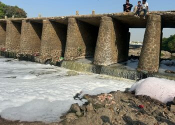 Mula River Foams in Pimpri-Chinchwad, Sparking Pollution Concerns