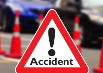 Pune Accident News Couple Injured in Bopdev Ghat as Speeding AutoRickshaw Hits Bike