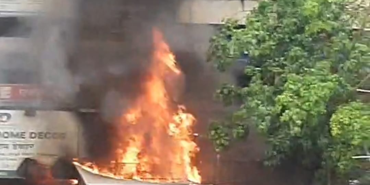 Gas Cylinder Explosion Triggers Fire at Tea Stall in Sahakarnagar Pune