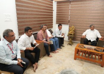 Minister Chandrakant Patil Takes Aggressive Stance on Roads and Water Issues in Kothrud