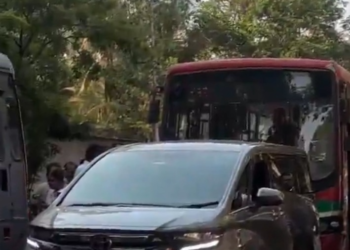BEST Bus Collides with Aishwarya Rai Bachchans Car in Juhu No Injuries Reported