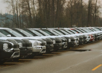 Pune Sees Surge in Vehicle Registrations Ahead of Gudhi Padwa Sales Cross ₹300 Crore