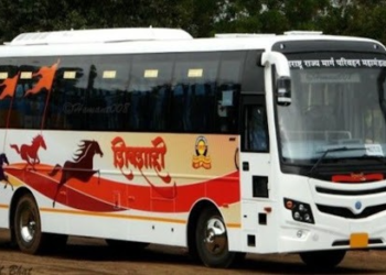 Emergency Exit Blown Off by Strong Winds on AlibaugPune Bus Raising Safety Concerns