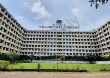 RMD Sinhgad Springdale School Bus Drivers Strike Over 37Month Unpaid Salaries
