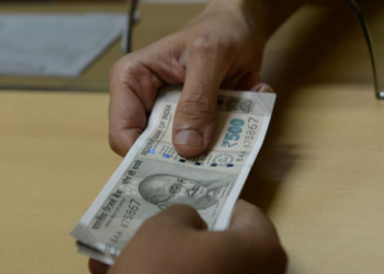 BribeTaking Woman Police Constable Tries to Flee After Suspecting a TrapCaught Near Pimpri Court