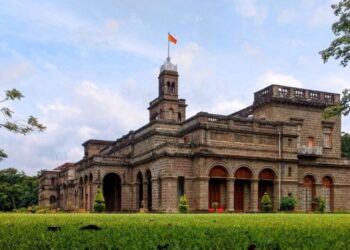 Girl Allegedly Kidnapped from SPPU Campus Sparks Panic; Two Detained, Main Accused Still Missing