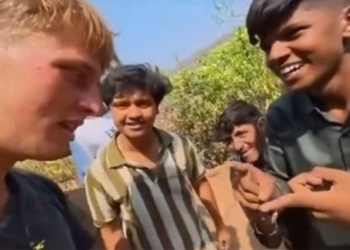 Sinhagad Fort Shame Foreign Tourist Mocked with Abusive Marathi Words