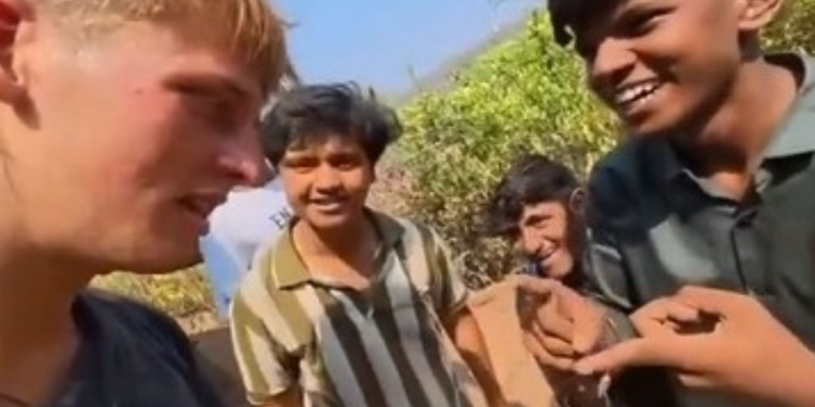 Sinhagad Fort Shame Foreign Tourist Mocked with Abusive Marathi Words