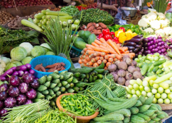 Vegetable and Fruit Prices Drop as Large Shipments Arrive at Punes Market Yard