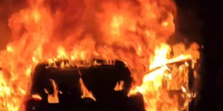 Burning Car at Dapodi Chowk, Sudden Fire in a Moving Vehicle