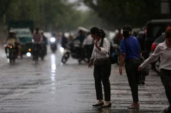 IMD Issues Unseasonal Rain Hailstorm Alert for Pune and Maharashtra