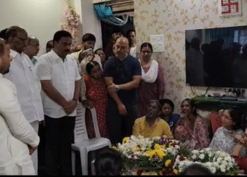 Shot in the Head Couldnt Even See His Face Santosh Jagdales Wife Cries in Agony as Terror Grips Kashmir