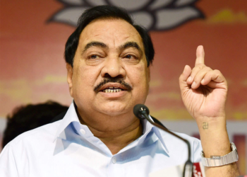 Eknath Khadse Questions Girish Mahajan Over Alleged LateNight Calls to Female IAS Officer