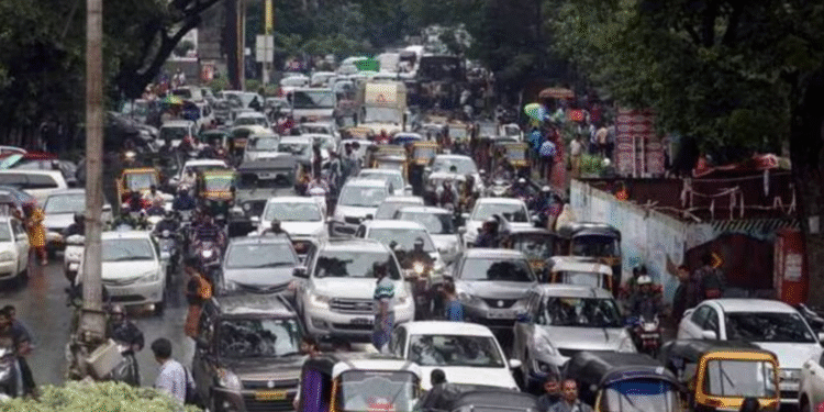 PuneAhilya Nagar Road Congestion Persists Despite SignalFree Corridor Commuters Voice Frustration