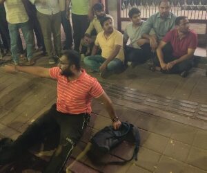 Sudden Protest by MPSC Aspirants in Pune Police Detain Students