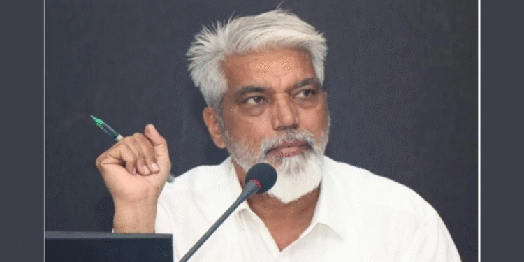 Uniforms to be Made Mandatory for All School Teachers in Maharashtra Education Minister Dada Bhuse