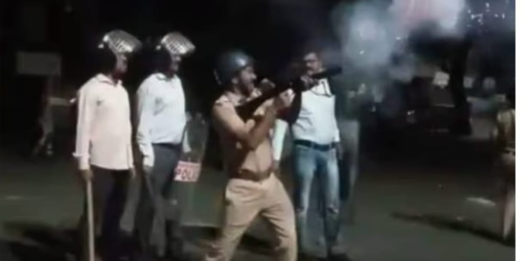 Violence Erupts in Nashik During Demolition of Unauthorized Dargah 31 Policemen Injured in StonePelting