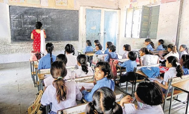 Hindi to Become Third Language in Maharashtra Schools for Classes 15 from 2025