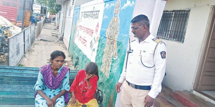 Traffic Constables Quick Thinking Helps Rescue Missing Mentally Challenged Sisters in Pune