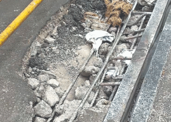 Pothole on Tarkeshwar Bridge Causes Major Traffic Jam in Yerawada Bridge Closed for Repairs