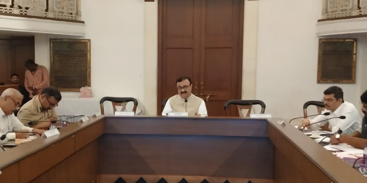 Divisional Commissioner Calls for Detailed Planning to Ensure a Clean Green and Safe Ashadhi Wari