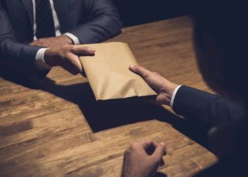 Village Officer Caught Accepting Bribe for Cement Dam Project in Baramati