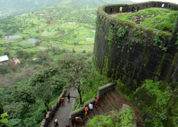 Sinhagad Fort to Enforce Strict Plastic Ban from June 1 Refundable Deposits for Bottles Introduced