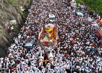 Thieves Target Devotees During Palkhi Procession Police Nab Mobile Phone Snatchers