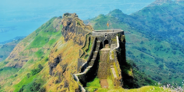 Tragedy at Rajgad Fort 20-Year-Old Woman Dies After Fall
