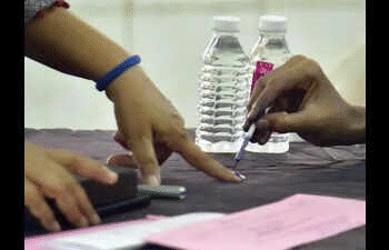 Local Body Elections in Maharashtra Likely to Be Held in Three Phases Due to EVM Shortage